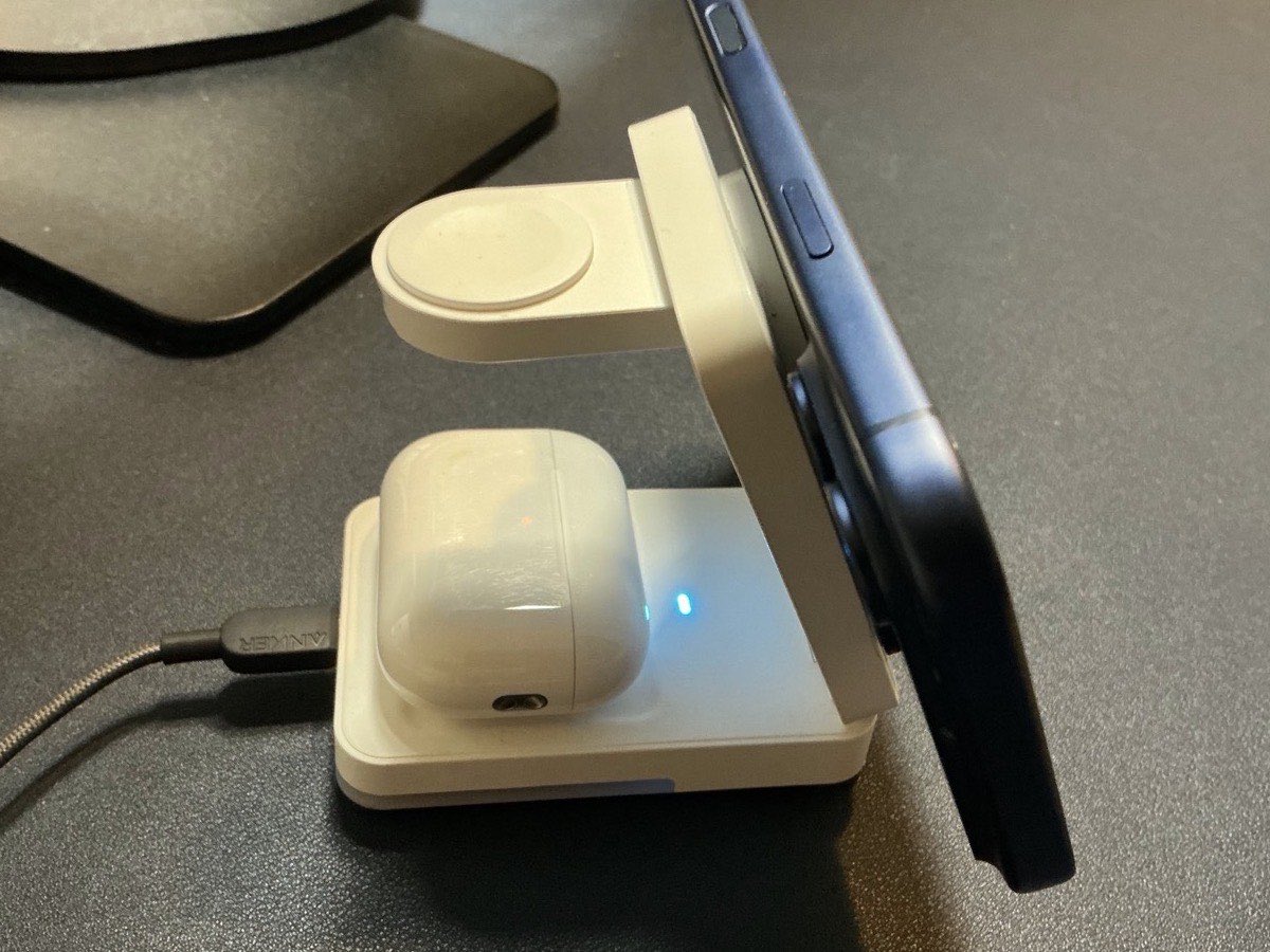 KU XIU 3-in-1 Wireless Charging Station by KU XIU